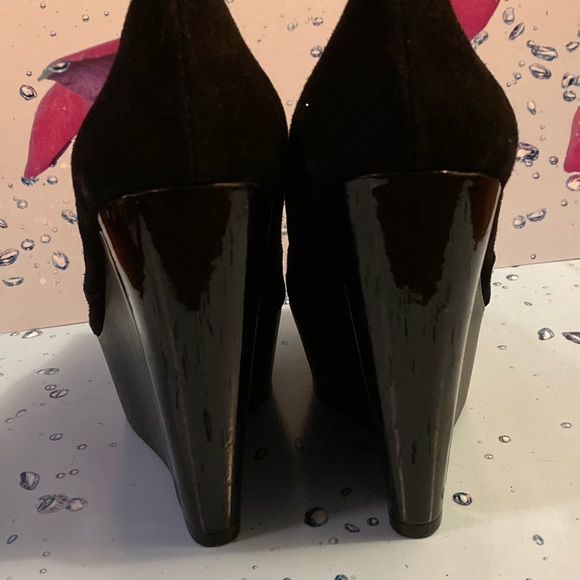 Black Platform Open Toe Pumps - Picture 6 of 8